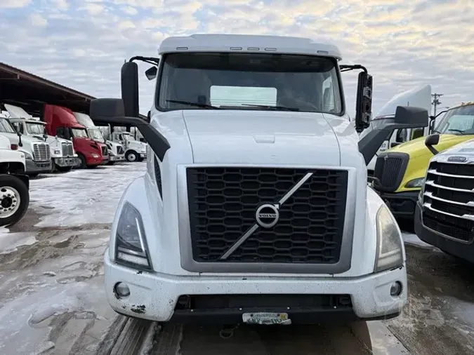 2018 VOLVO VNR64T300