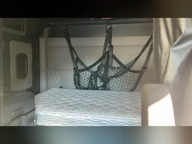 2021 Freightliner Cascadia 126