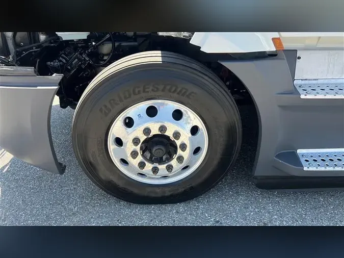 2021 FREIGHTLINER CA126