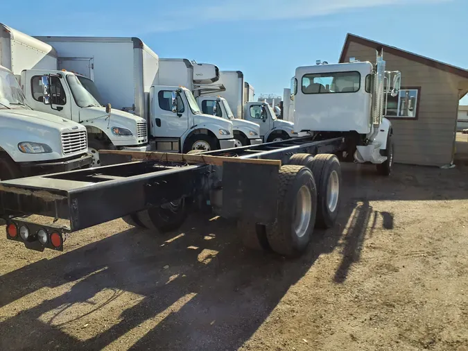 2019 PETERBILT 348