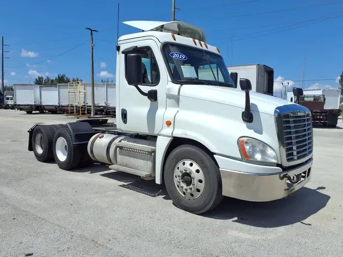 2019 FREIGHTLINER/MERCEDES CASCADIA 125573411698eadc67cb11baf99e6a13fb8