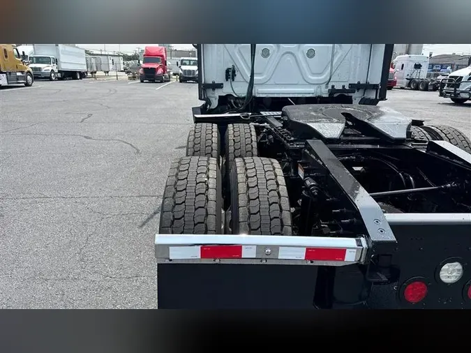 2021 FREIGHTLINER CA116