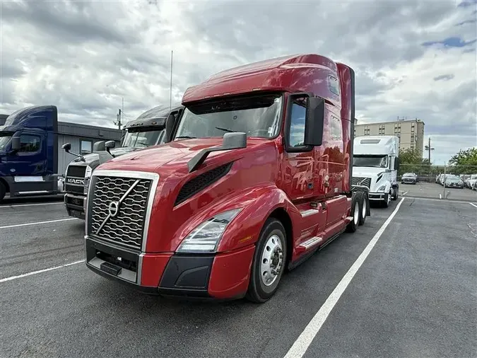 2021 VOLVO VNL760