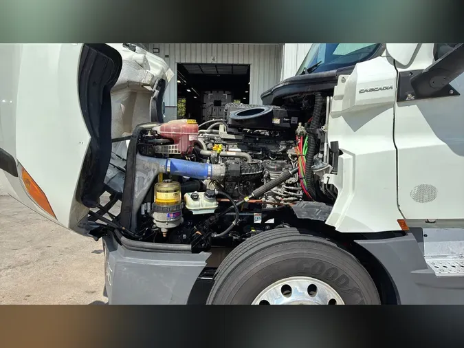 2021 Freightliner Cascadia 126573ad2964f122f06c3f864d82e3026f3
