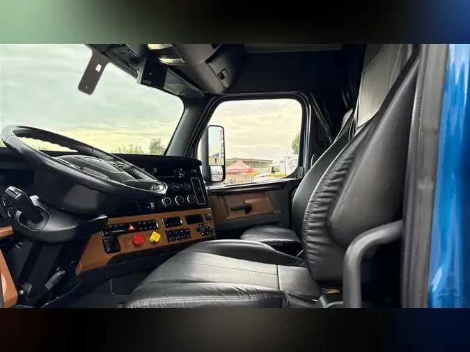 2021 FREIGHTLINER CA126