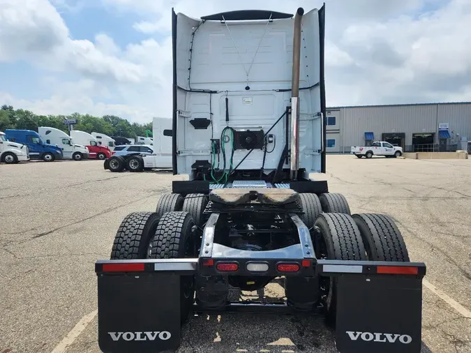 2023 VOLVO VNL64T860