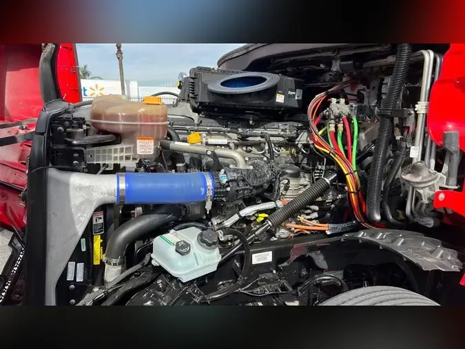 2022 FREIGHTLINER CA126