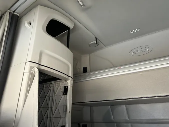 2021 Peterbilt 579