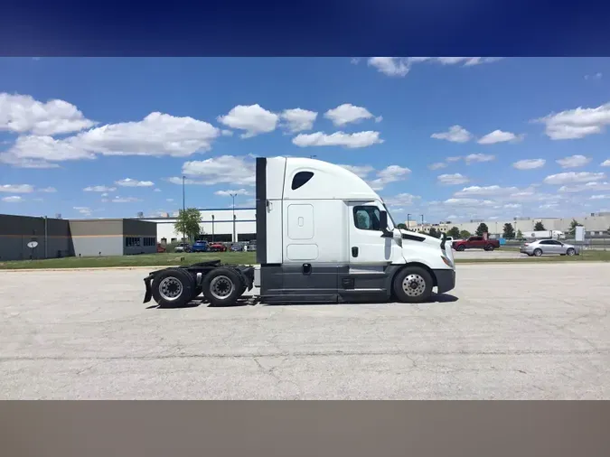 2023 Freightliner Cascadia 126
