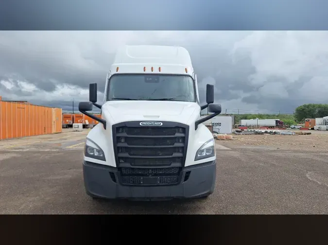 2023 Freightliner Cascadia 126