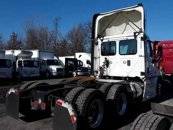 2017 FREIGHTLINER/MERCEDES CASCADIA 125