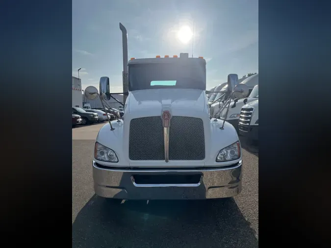 2022 KENWORTH TRUCKS T-370574b2f628fd9ad406b2e0061eeb9e7d8