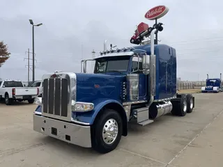 2023 Peterbilt 389
