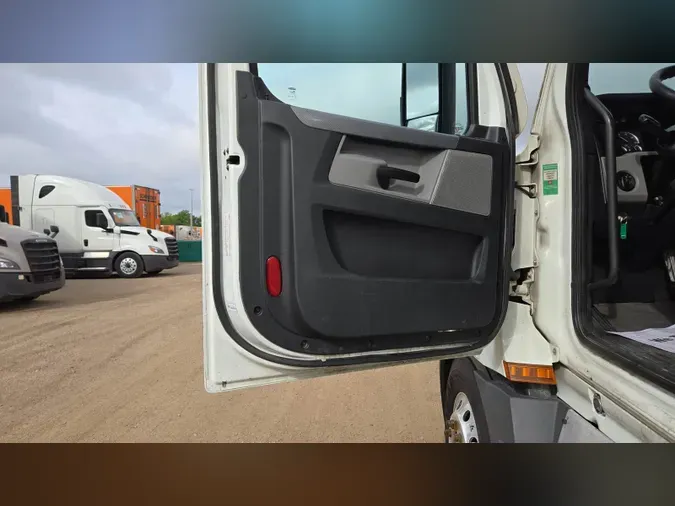 2022 Freightliner Cascadia 126