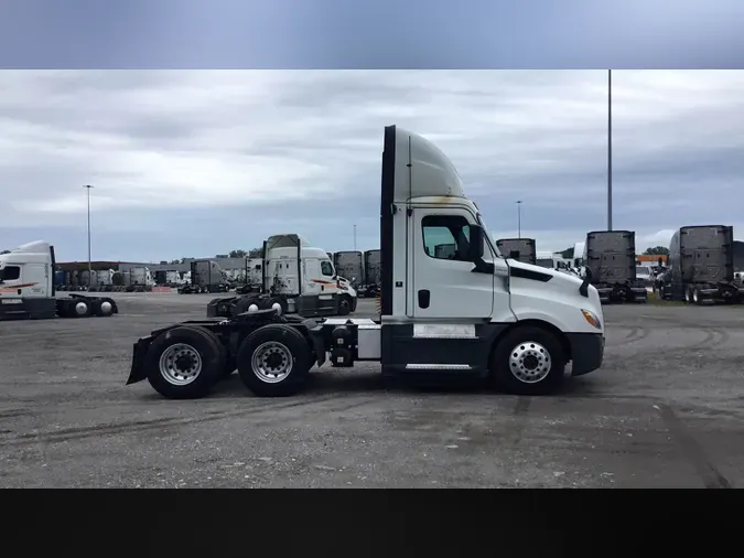 2020 Freightliner Cascadia 126