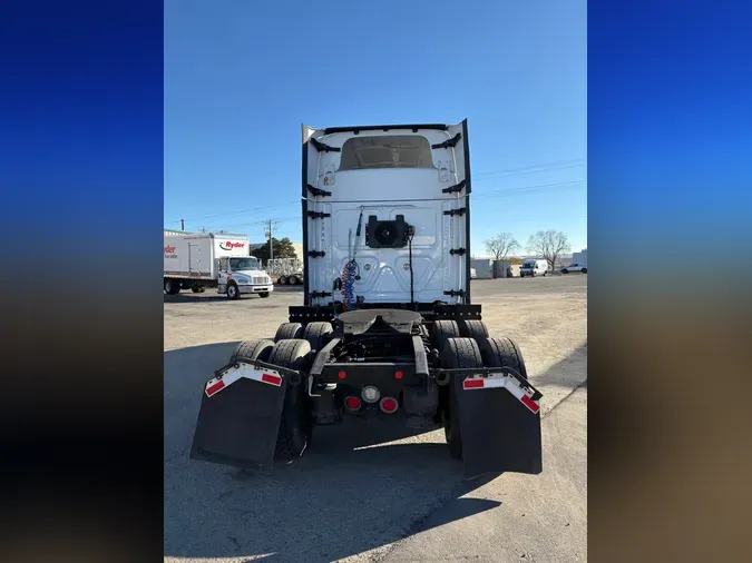 2017 FREIGHTLINER/MERCEDES CASCADIA 125