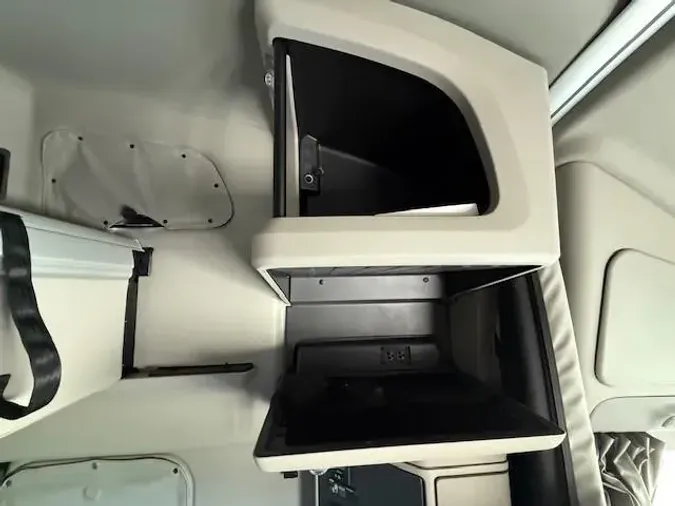 2024 Peterbilt 579