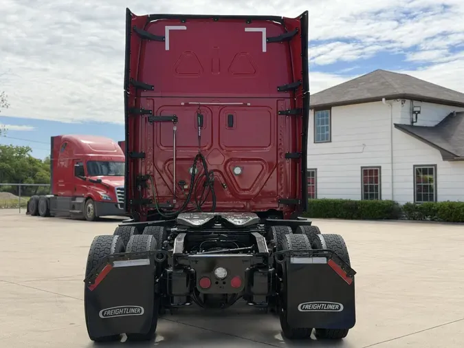 2023 Freightliner Cascadia
