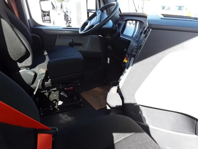2019 FREIGHTLINER NEW CASCADIA 116