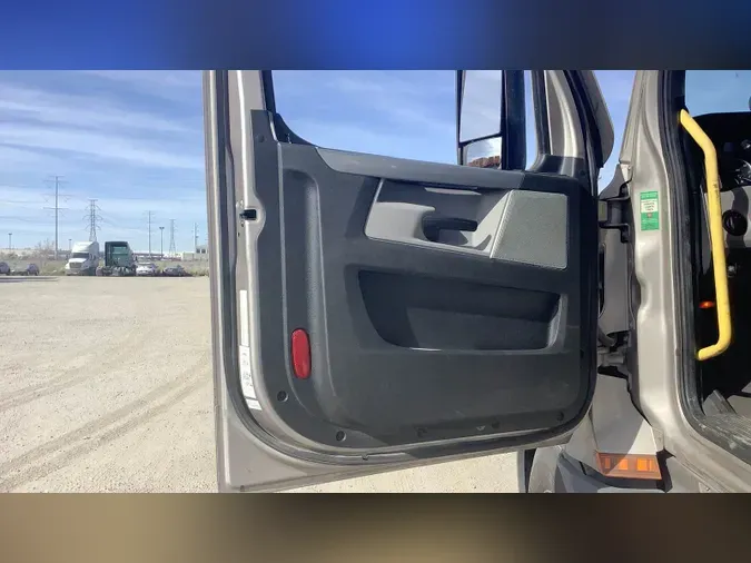 2022 Freightliner Cascadia 12657559a8ac10925d097c79212a3a8ce1a