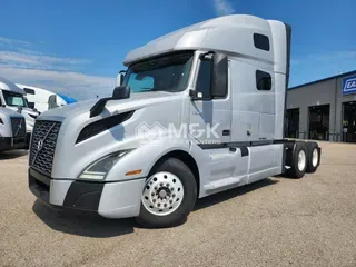 2019 VOLVO VNL64T760