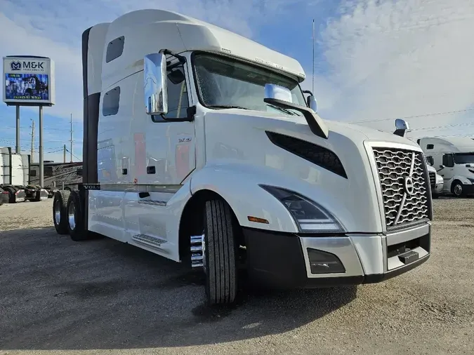 2023 VOLVO VNL64T760