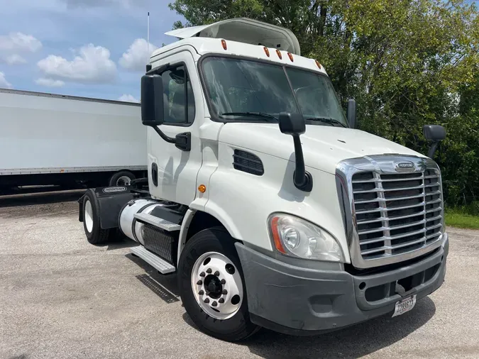 2015 FREIGHTLINER/MERCEDES CASCADIA 113