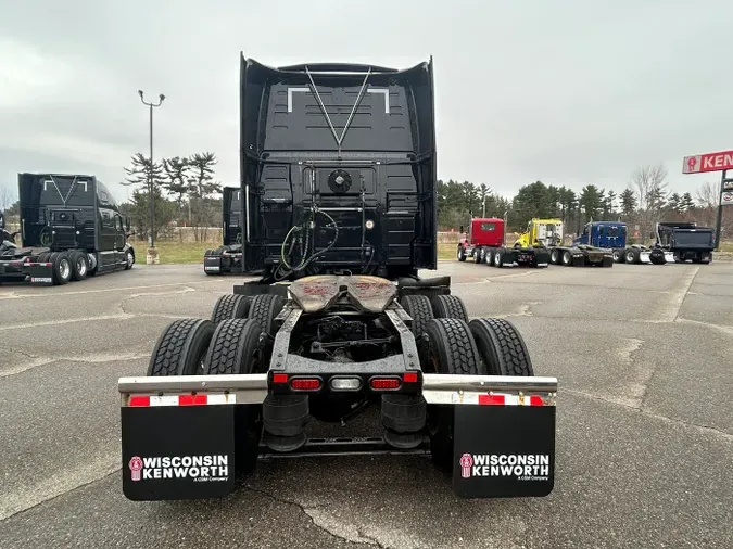 2021 Volvo VNL 860