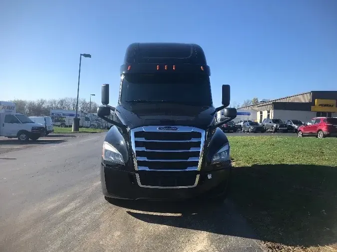 2019 Freightliner T12664ST