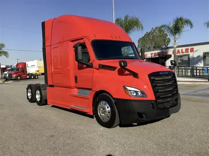 2022 FREIGHTLINER CA126