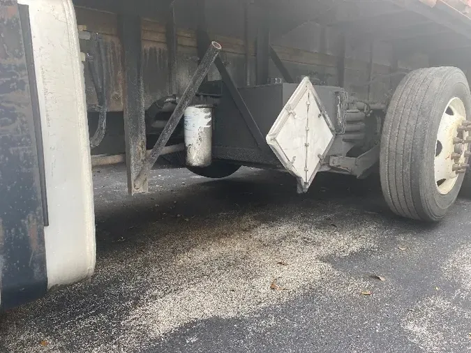 2014 VOLVO VHD64B
