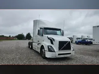 2018 Volvo VNL 740