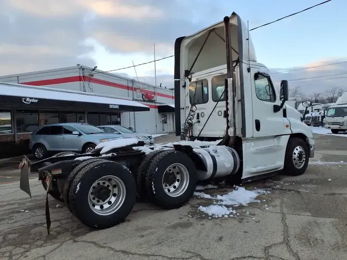 2019 FREIGHTLINER/MERCEDES CASCADIA 125