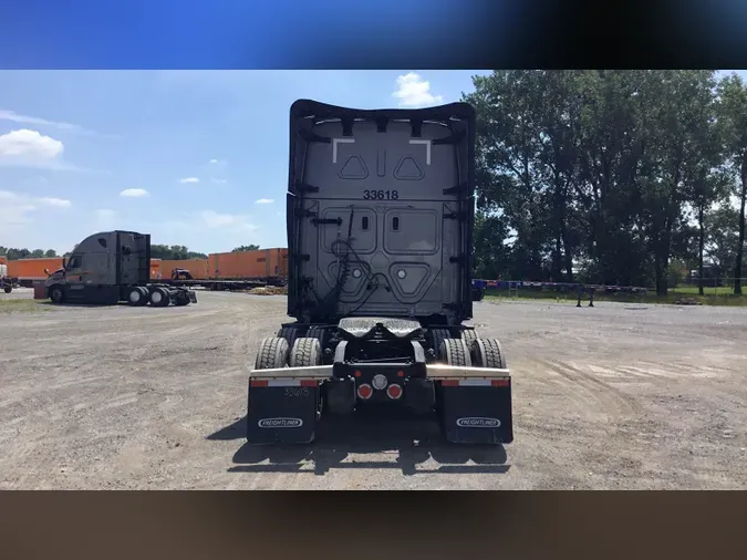 2025 Freightliner Cascadia 126
