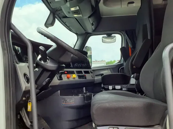 2019 FREIGHTLINER NEW CASCADIA PX12664