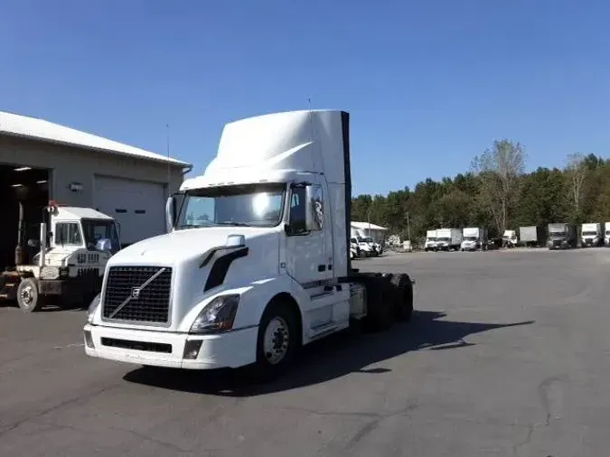 2017 Volvo VNL300