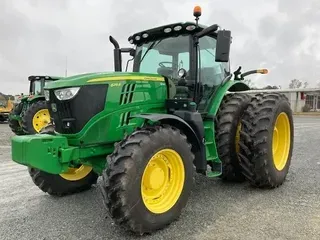 2019 John Deere 6215R
