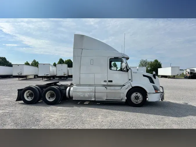 2016 Volvo VNL 740