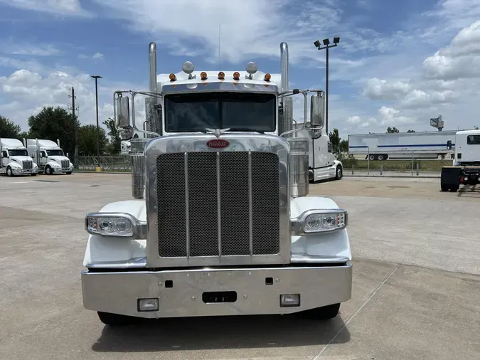 2020 Peterbilt 389