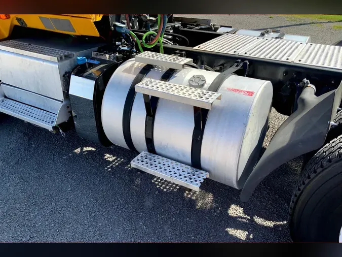 2019 INT LT625 6x4