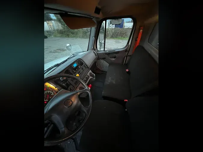 2019 FREIGHTLINER/MERCEDES M2 10657702f530a2d5c1a8eeb3397d22d4fb9