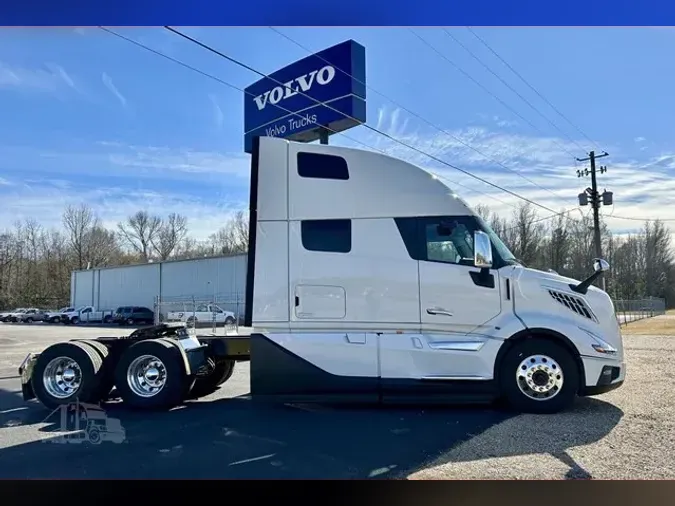 2026 VOLVO VNL64T860