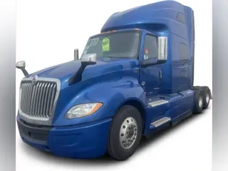 2022 International LT625