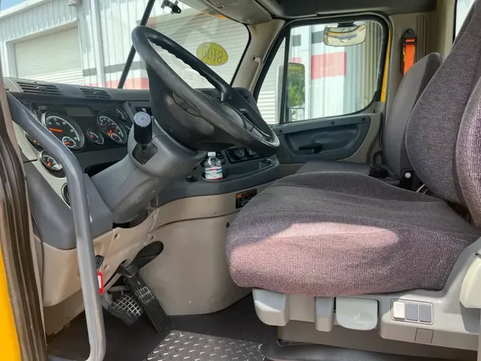 2018 FREIGHTLINER CASCADIA 113