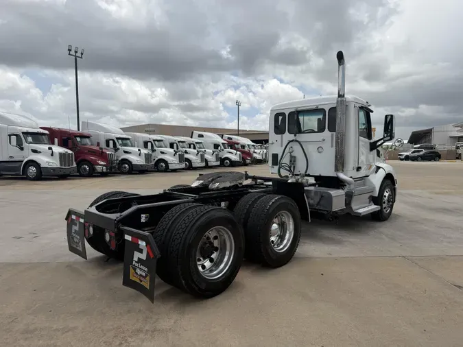 2021 Peterbilt 579577ba845aa66cfcbeadb97de19edcd73