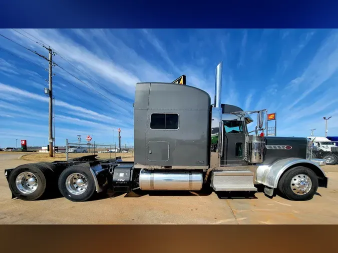 2021 Peterbilt 389577ca95dc6249b5ddf4a41f8a20c9364