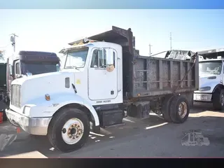 1995 PETERBILT 330