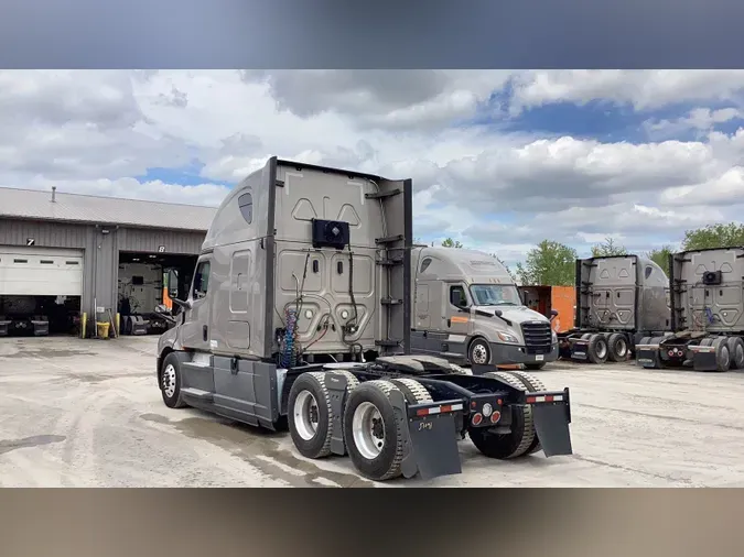 2020 Freightliner Cascadia