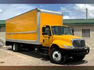 2018 International 4300 SBA 4X2