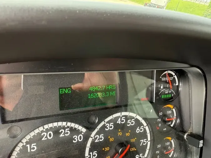 2022 Freightliner BUSINESS CLASS M2 106